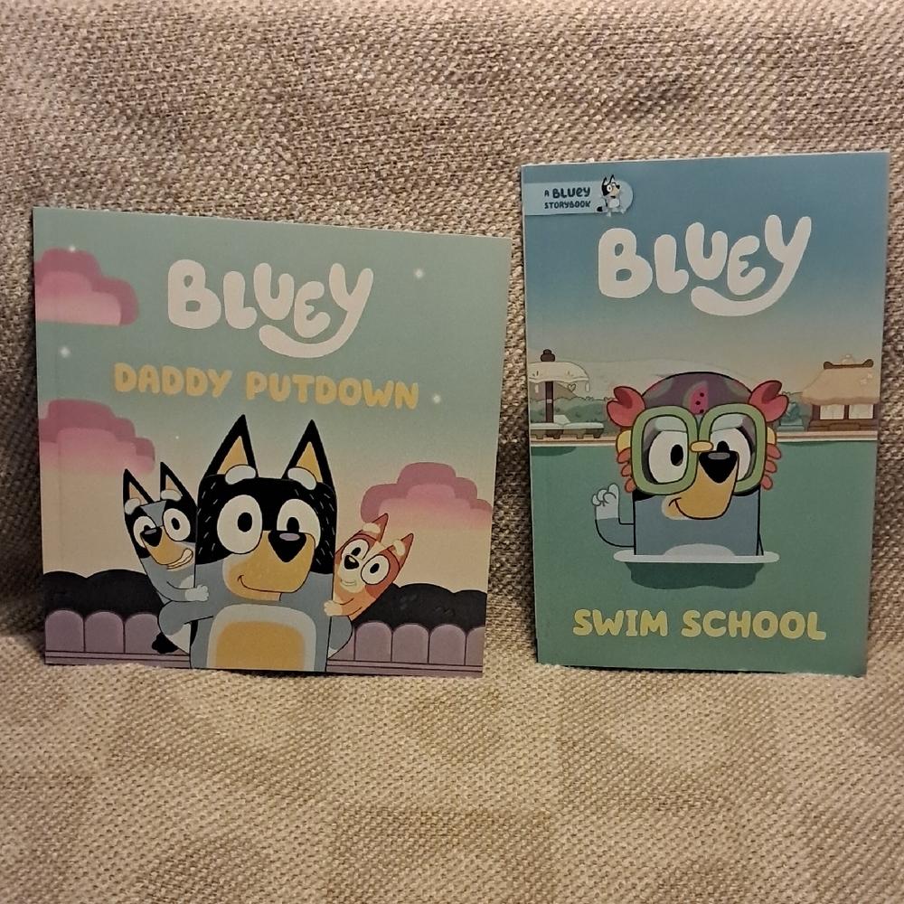 Bluey Book Set - Picture 5 of 7